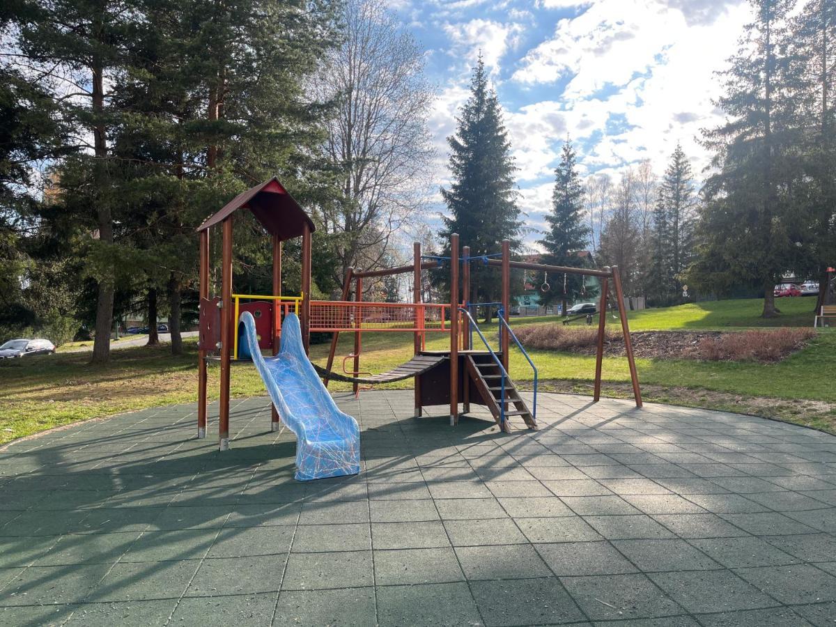 Ubytovanie Pod Stitmi Vysokych Tatier 塔特兰斯卡斯特拉 外观 照片